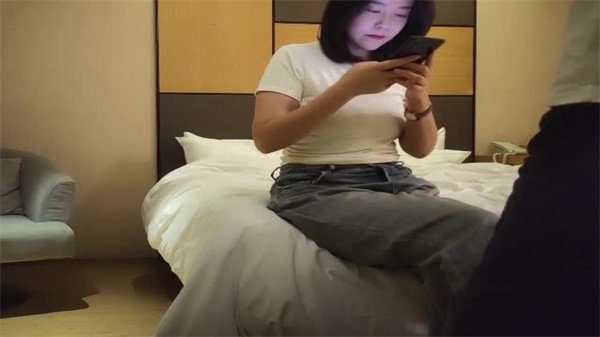 粉丝苦等的黑丝御姐终于降临！用淫荡肉体报答翘首以盼的饥渴欲火