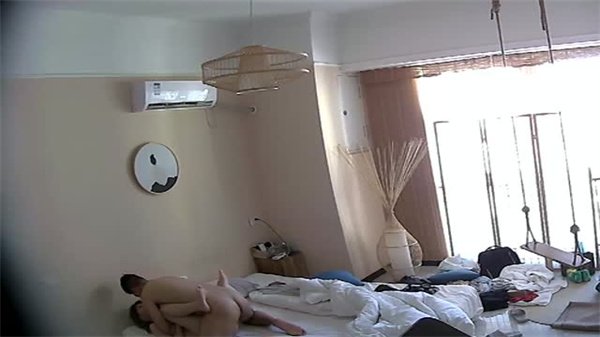 绝版日式情趣秋千房360度偷拍：酒店激情实录