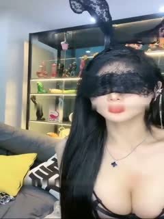 170cm顶尖尤物风骚扭腰，湿身诱惑骚到你欲火焚身！