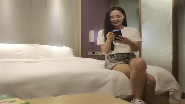 3000元约极品长腿妹子酒店激情 颜值爆表身材纤细惹火