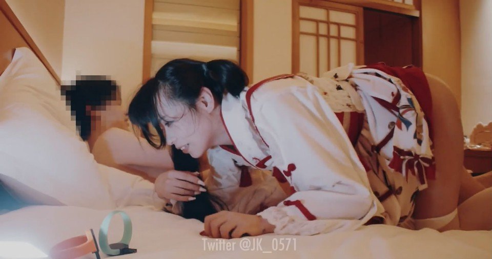 推特健身教练大神私密视频泄露！萝莉少女身着和服JK制服惨遭疯狂输出