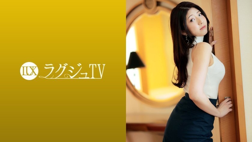 [LUXU-1719] 文静巨乳钢琴教师私下竟是痴女！巨乳晃动激烈床战实录