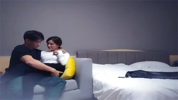 肌肉猛男Z艳遇深喉女神，口技炸裂欲仙欲死