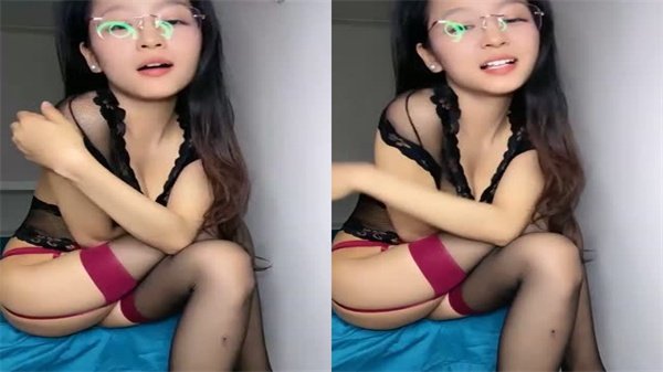 黑丝苗条巨乳眼镜骚妇口交诱惑老公激情抽插