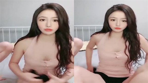 黑丝肥臀淫娃口技挑逗精瘦男 猛干无毛嫩穴狂喷汁液