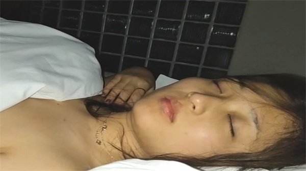 【真实记录】白丝女大学生嫩逼紧致 蜜穴多汁后入骑乘位疯狂抽插 年轻肉体肏到上瘾