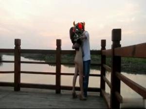 新婚夫妻的蜜月旅行按摩房、風景區和游泳池都是我們的性愛擂台.